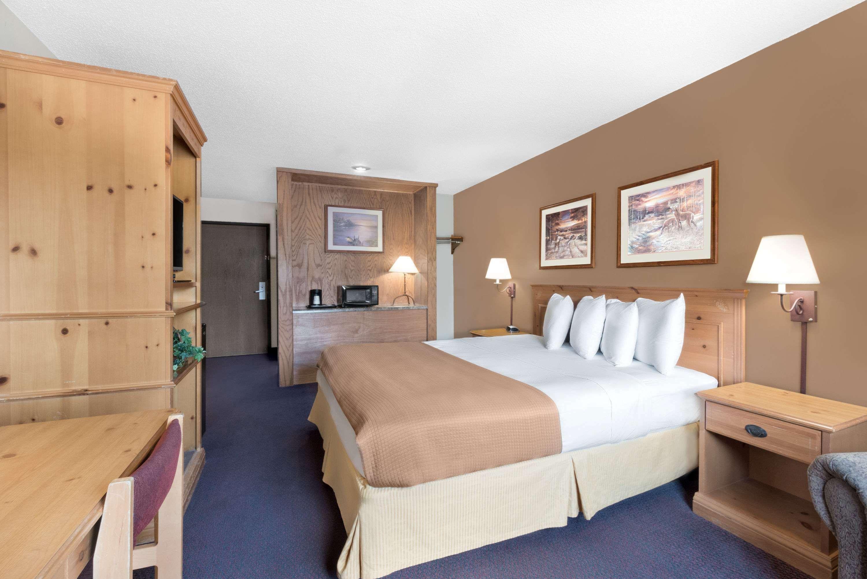 Super 8 By Wyndham Chamberlain Sd Hotel Kültér fotó
